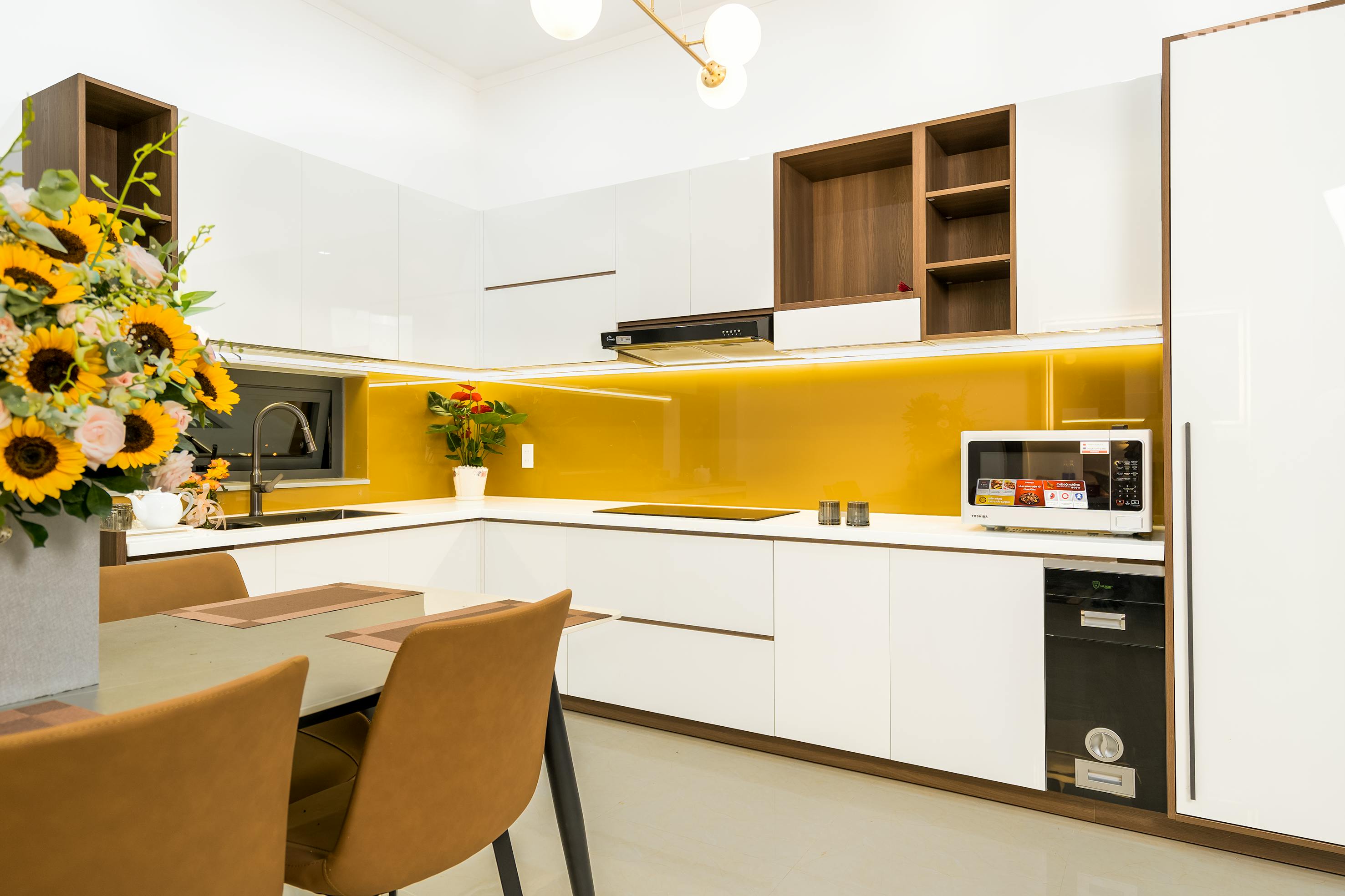 Tủ bếp hoàn thiện thi công