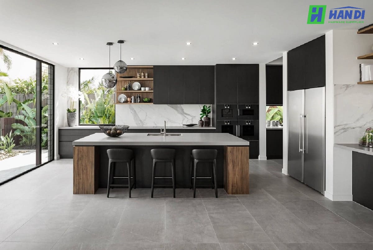 Phòng bếp hiện đại thông minh thiết kế theo ánh sáng tự nhiên