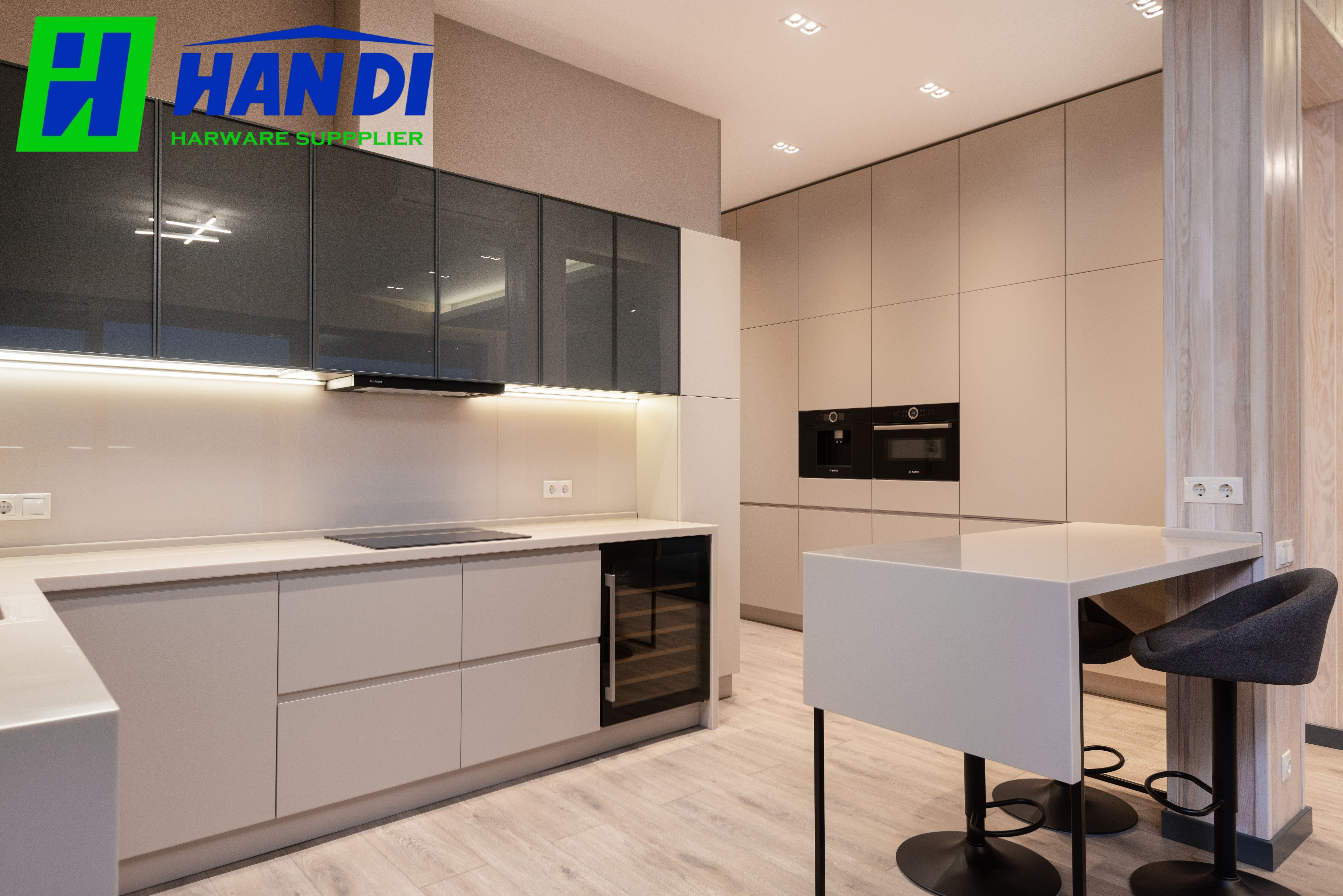 Thiết Kế Tủ Bếp Nhiều Ngăn Lưu Trữ