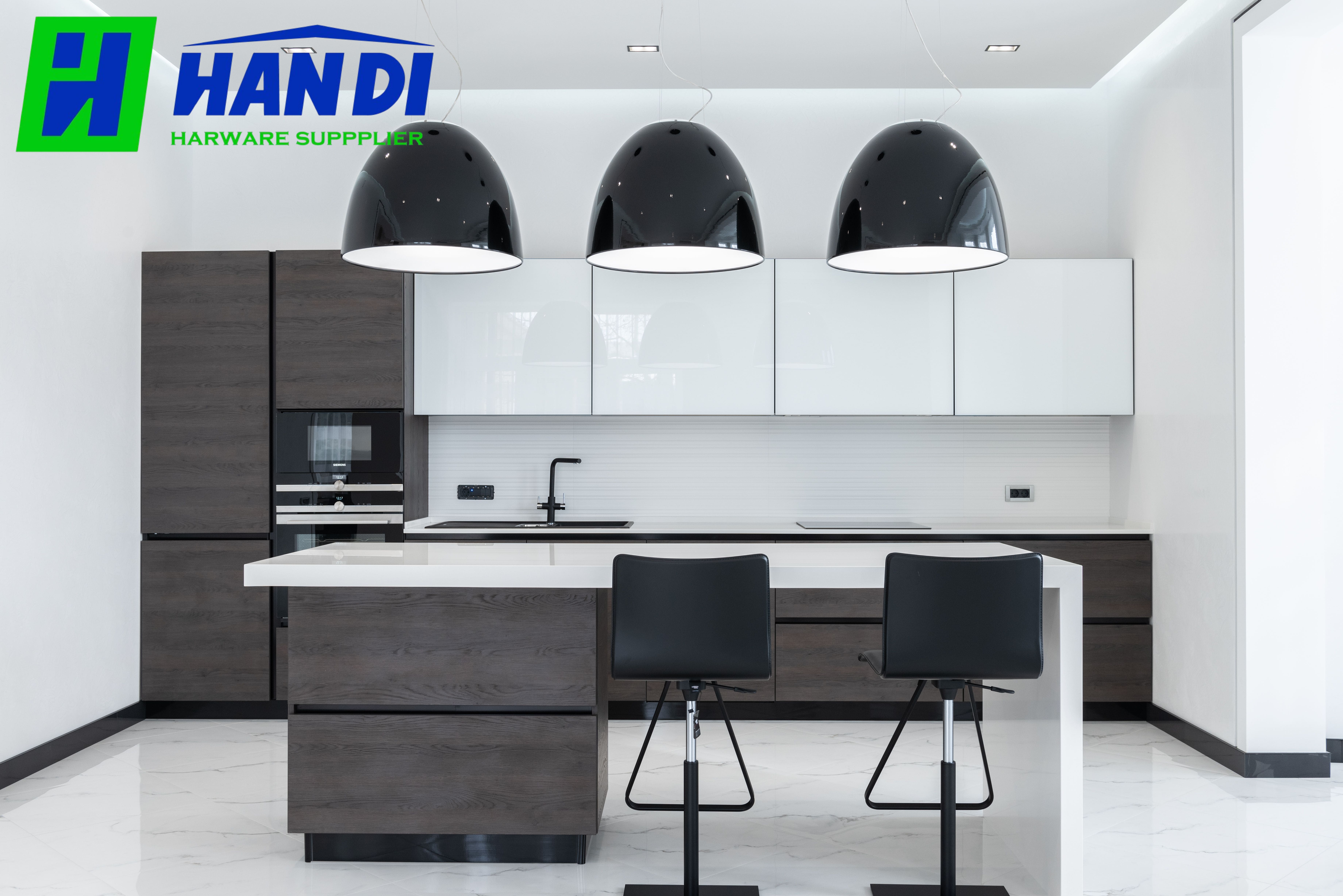 Thiết kế tủ bếp nhựa kết hợp bàn đảo hiện đại và tiện nghi