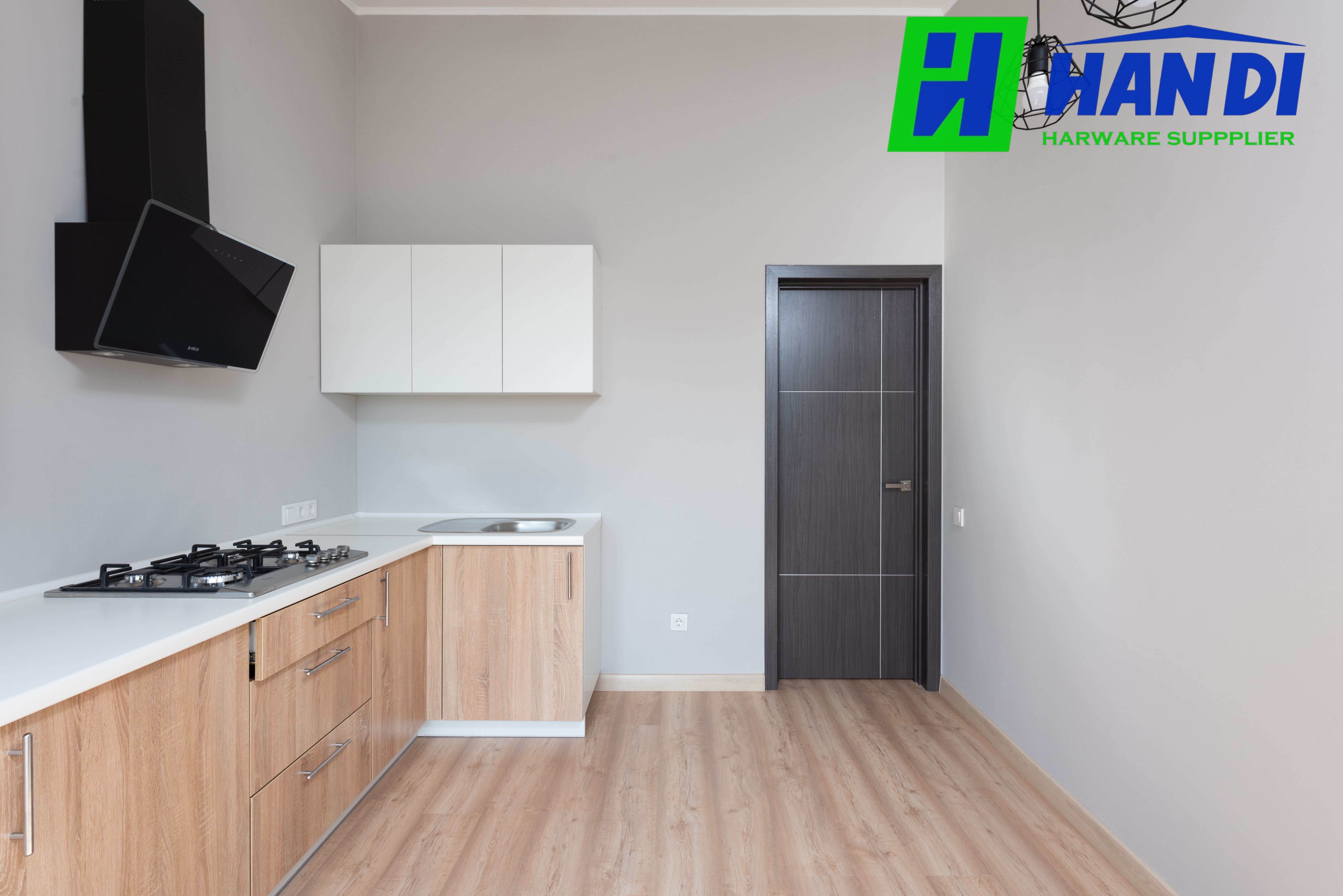 Tủ bếp nhựa hiện đại dành cho gia đình trẻ tại căn hộ chung cư