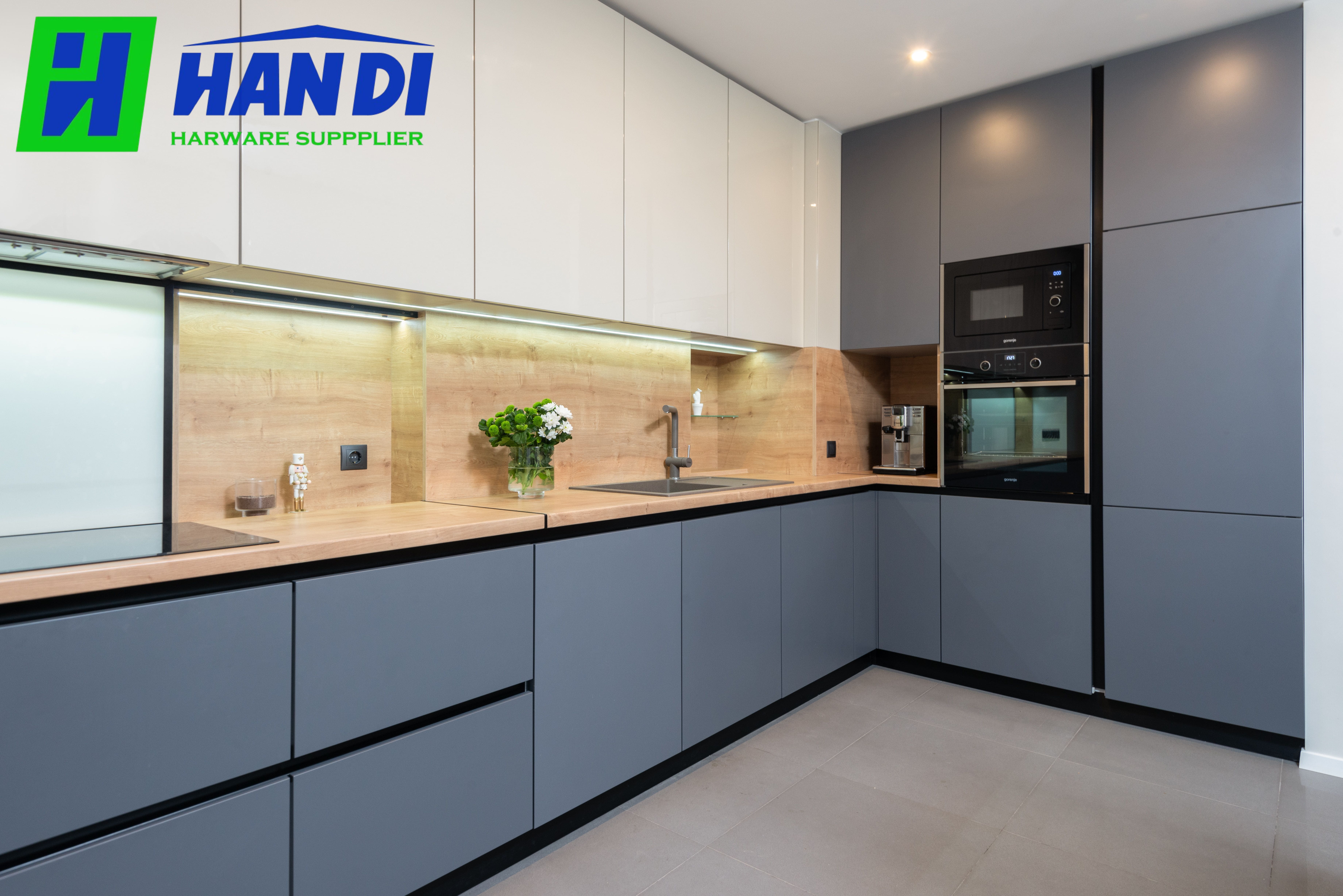 Tủ bếp nhựa hiện đại thiết kế tối ưu công năng cho gia đình