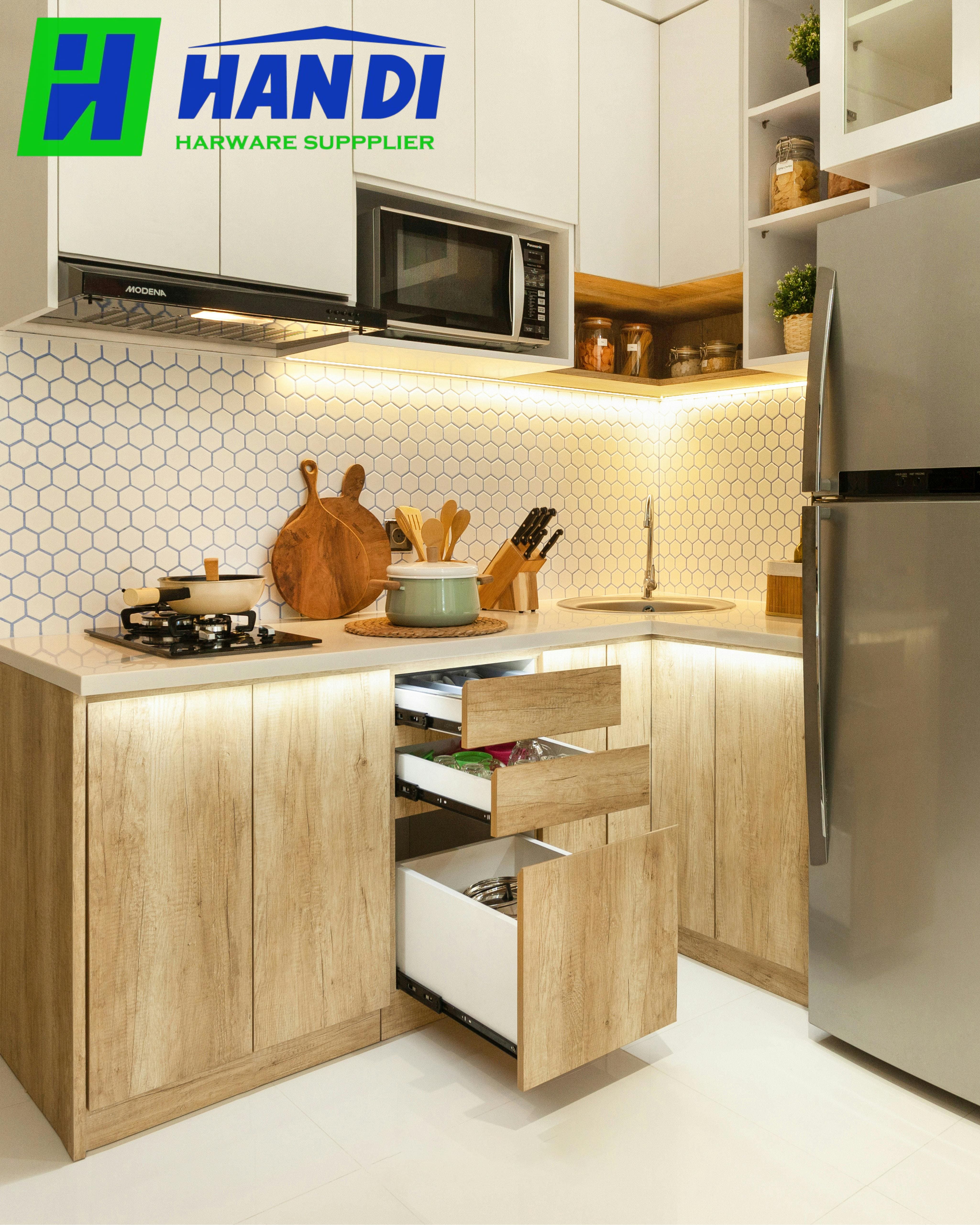 Thiết kế tủ bếp thông minh tích hợp phụ kiện - CÔNG TY TNHH CUNG ỨNG NỘI THẤT HÂN DI