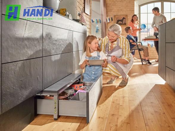 Bục thang đứng Blum SPACE STEP