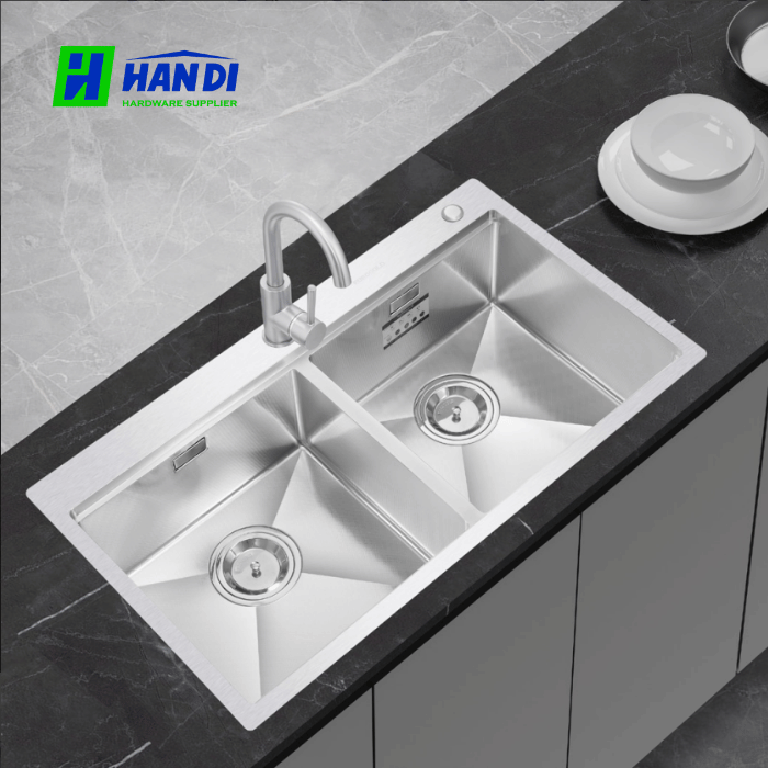 Chậu Rửa Bát Chống Xước Eurogold EUC28250GA