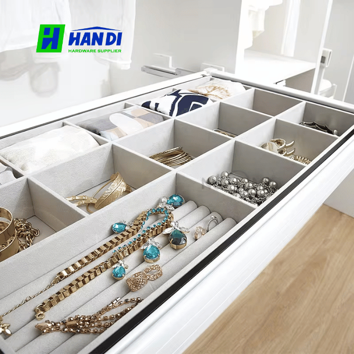 Giá để đồ trang sức Eurogold EUA6160