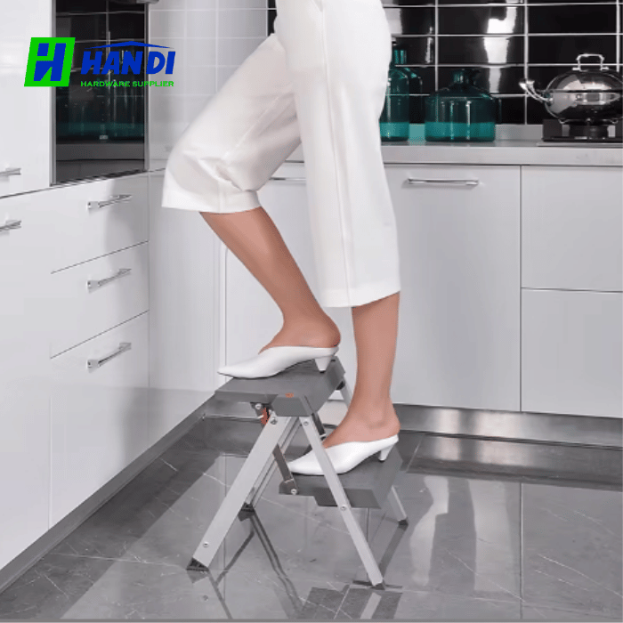 Thang gấp thông minh Eurogold EUT102