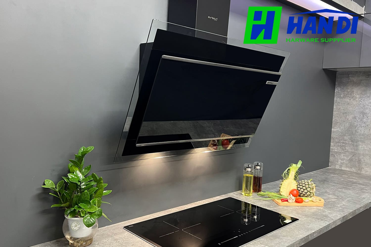 Máy hút mùi gắn tường Eurosun EH-70CN78E/EH-70CN78B