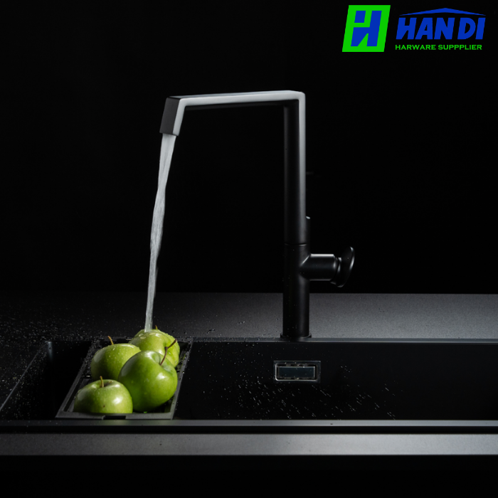 Vòi rửa chén nóng lạnh đồng thau MALLOCA K342BM