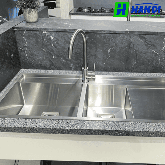 Vòi rửa chén lạnh inox 304 MALLOCA K569-C