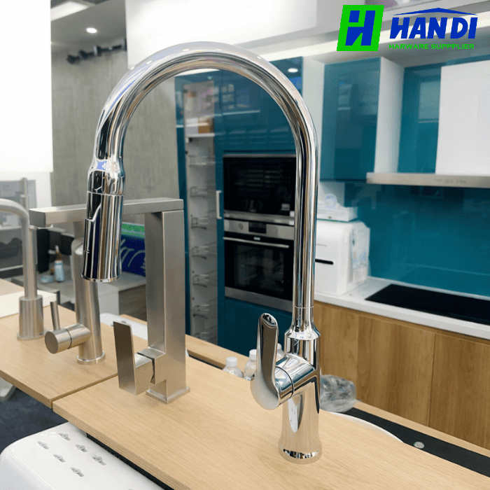 Vòi rửa chén nóng lạnh dây rút MALLOCA K94C